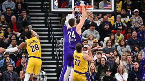 3 Centers Lakers Can Add to Create Championship-Caliber Roster