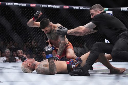 Ilia Topuria makes case for being UFC's pound-for-pound best with first-round KO of Charles Oliveira