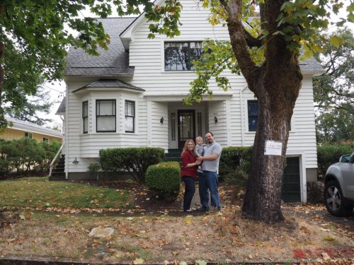 &lsquo;Twilight&rsquo; superfans bought Bella Swan&rsquo;s house for $360,000&mdash;now they get $140,000 a year in gross revenue renting out the ultimate collector&rsquo;s item