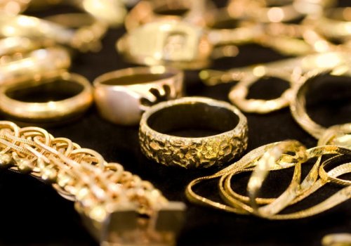 How Experts Shop for Antique and Vintage Jewelry Online&mdash;Plus, What You Should Know