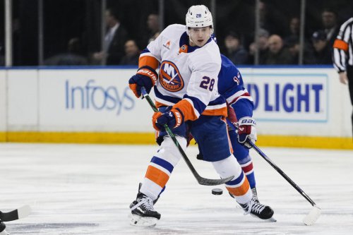 Wild trade for Tarasenko and Isles sign Romanov to an 8-year deal on eve of NHL free agency