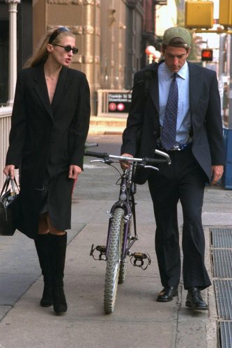 The 10 Carolyn Bessette-Kennedy Outfits "American Love Story" Needs to Get Right