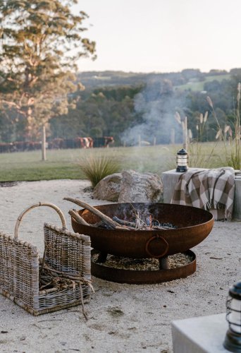Top 22+ fire pit area ideas that make outdoor entertaining easy