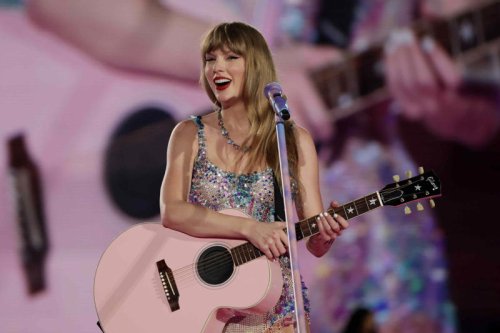 Taylor Swift Is Spending $13K On a Gigantic Friendship Bracelet with a Special Meaning