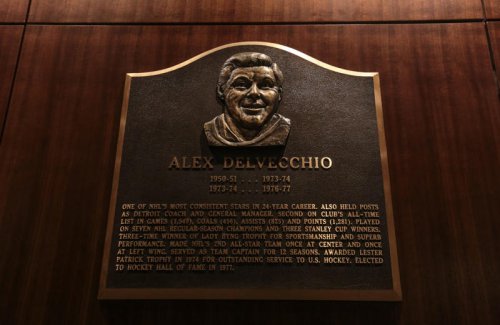 Alex Delvecchio dies at 93: Detroit Red Wings great had magic touch on the ice