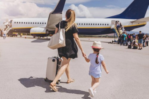 Here&rsquo;s why we always board flights on the left side of the plane