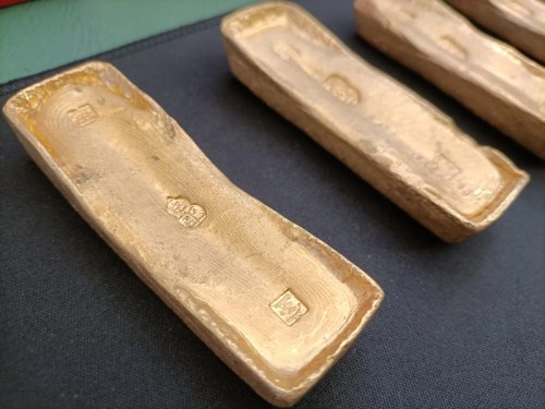 Florida retirees may face trial in France over sale of stolen gold from 18th-century shipwreck