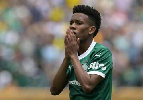 Can Estevao Willian play against Chelsea tonight?