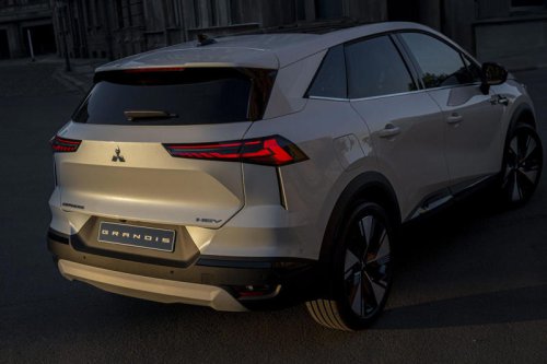 Mitsubishi Grandis returns, but it&rsquo;s no longer a people mover