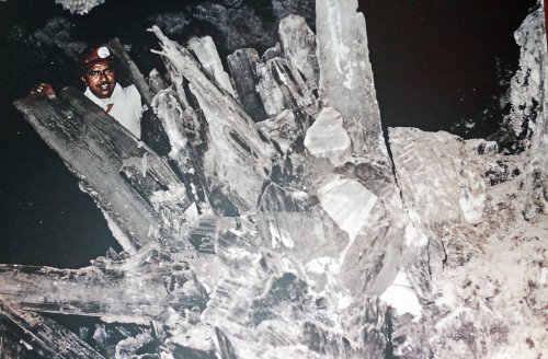The Giant Crystal Caves of Naica, Mexico &ndash; Too Hot for Humans to Enter for Long