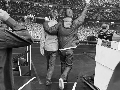 Oasis reunion live: Liam Gallagher taunts crowd over ticket price scandal in hit-filled set