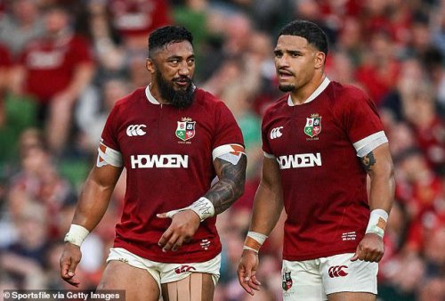 Sione Tuipulotu's Lions partner Bundee Aki voices frustration after midfield duo fail to 'connect'