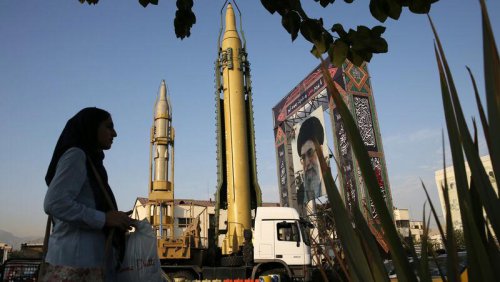 Iran launches missiles at U.S. bases in Qatar and Iraq
