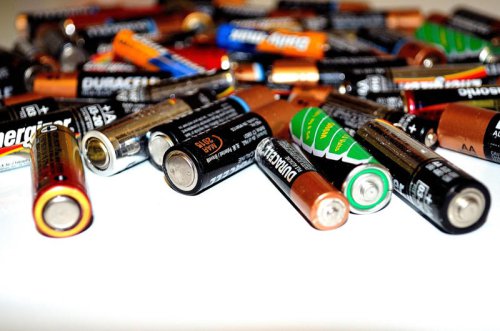 Top 8+ Materials You Should Never Mix, Store, or Dispose of Together (Yet Most Recyclers Still Do)
