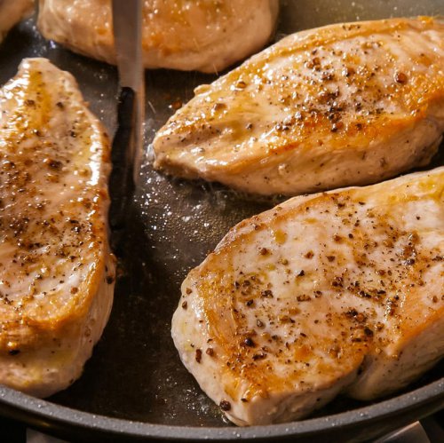 Caprese Chicken Is The Fresh Weeknight Dinner I Keep Coming Back To