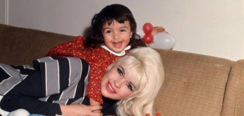 &lsquo;My Mom Jayne&rsquo; Review: Mariska Hargitay&rsquo;s Personal Production on HBO