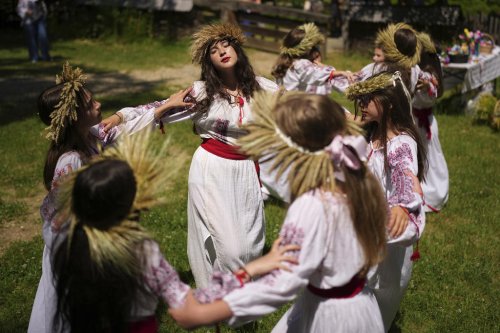 Photos of global celebrations marking the start of the summer and winter solstices