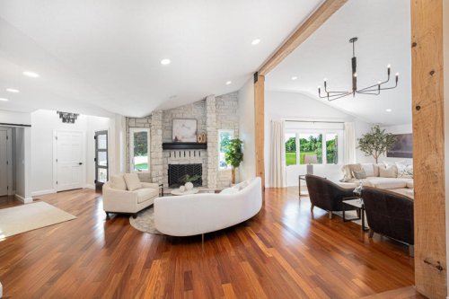 Galena-area home listed for $1.5 million comes with airplane hangar and private lookout