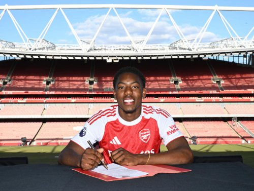 Transfer news LIVE! Arsenal get Gyokeres boost, Norgaard medical; Mbeumo to Man Utd; Liverpool sign Kerkez