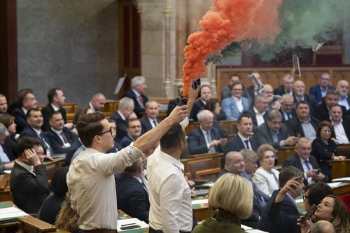 Orb&aacute;n warns of 'legal consequences' over banned Budapest Pride march