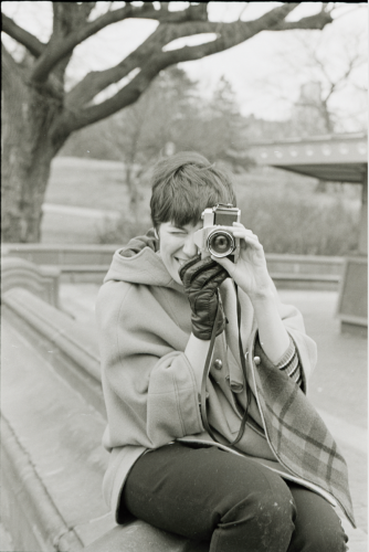 In 'A Photographic Memory,' a Daughter Pieces Together the Mother She Never Knew