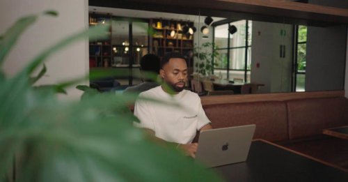 34-year-old turned Fiverr side hustle into full-time business&mdash;it brings in $40,000 a month and lets him work from anywhere