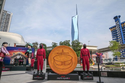 Squid Game invades Lalaport BBCC with giant dolls and fan challenges for final season premiere