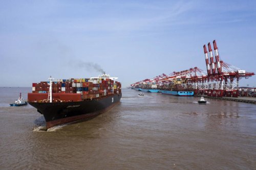 Lutnick Says US-China Trade Truce Signed, 10 Deals Imminent