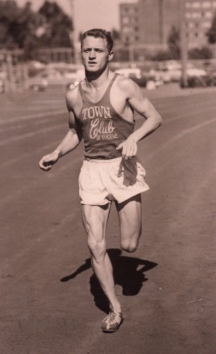 Oregon track &amp; field icon Bill Dellinger dies: 'One of the greatest coaches ever'