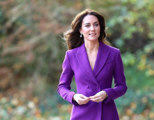 Kate Middleton&rsquo;s Gesture at Surprise Engagement Is Right Out of Princess Diana&rsquo;s Playbook