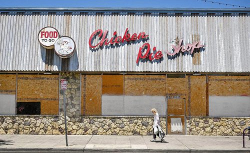 New law prods owners to clean or sell blighted buildings in Fresno's Tower District