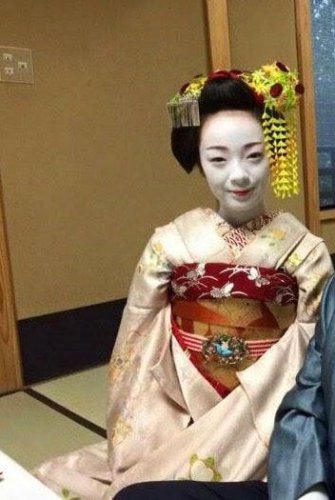 ■こらえるしかありませんでした, ■月に5万円, ■「お風呂に一緒に入ろう」, ■「現代の奴隷」, 「お風呂入り」「未成年飲酒」&hellip;&hellip;元舞妓が国連に訴えた驚きの内容 花街の&ldquo;閉鎖的な体質&rdquo;は変わるのか