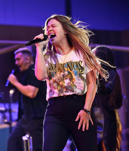 Kelly Clarkson setlist: All the hit songs powering her Las Vegas residency