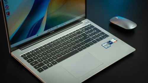 Processor: Go for at least an Intel Core i3 or AMD Ryzen 3.Avoid outdated CPUs like Intel Celeron or Pentium unless it&rsquo;s ultra-basic use., RAM: Minimum 8GB recommended.4GB will slow down quickly &mdash; especially with multiple browser tabs or apps open., Battery Life: Look for real-world usage time, not just &lsquo;claimed&rsquo; hours. A 6&ndash;8 hour battery is ideal for students and remote workers., Display: Don&rsquo;t settle for less than Full HD (1920x1080). Many budget laptops still ship with 720p panels &mdash; not great for movies or reading., Storage: Prefer SSD over HDD. Even a 256GB SSD is far better than a slower 1TB HDD., Build Quality & Ports: Check the keyboard feel and available USB/HDMI ports.Budget shouldn&rsquo;t mean fragile &mdash; get hands-on if possible., Top 6+ things to check before buying a budget Windows laptop