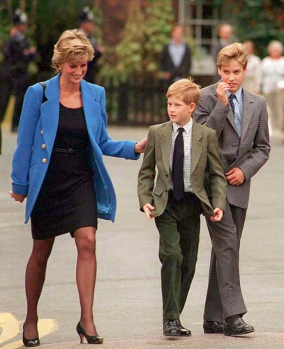 Why Princess Diana "Gave Up" Prince William and Prince Harry During their Childhood Summers