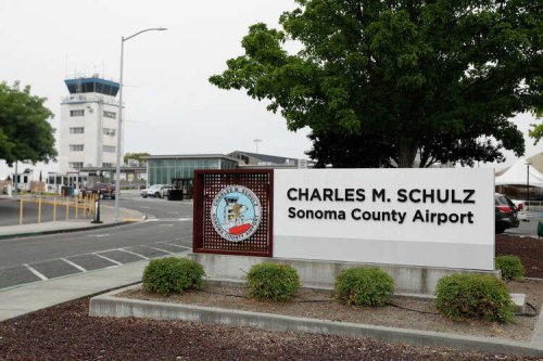 Budget airline known for ICE deportations is ending California service