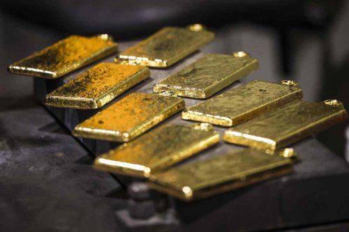 What the S&amp;P 500, Bond, and Gold Charts Tell Us About Where the Stock Market Goes Next