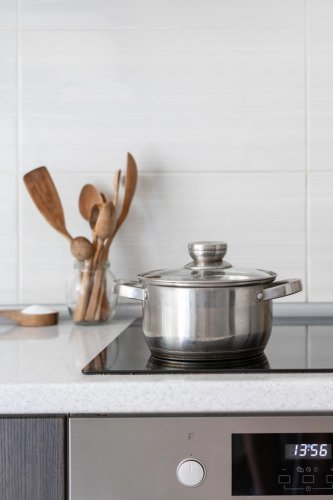 How to clean a burnt pot: 5 best burnt pan cleaning methods that actually work