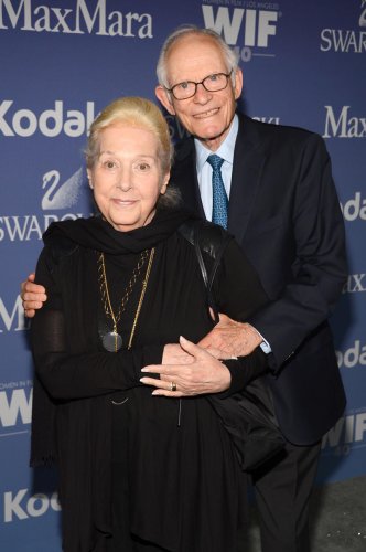 Alan Bergman, Oscar-winning songwriter for Frank Sinatra and Barbra Streisand, dies at 99