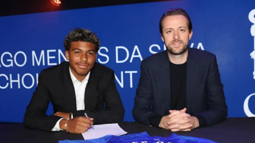 Chelsea fans delighted after legend's son signs deal