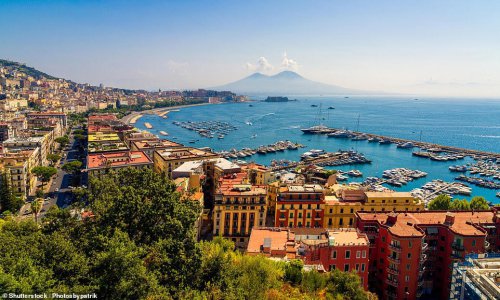 Powerful earthquake jolts Naples, sending residents fleeing