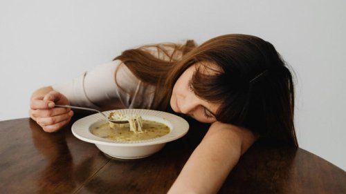 Top 10+ Foods That Zap Your Energy &amp; 10 That Keep You Energized All Day