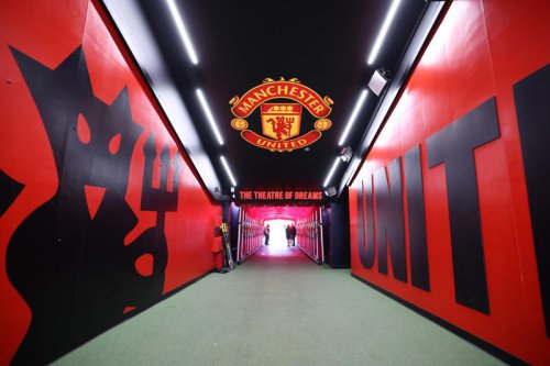 Man Utd hold talks with Chelsea star's agent