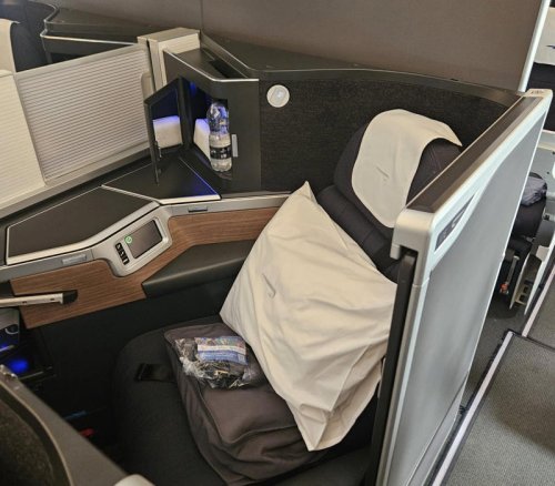 I flew business class and learned why people pay more