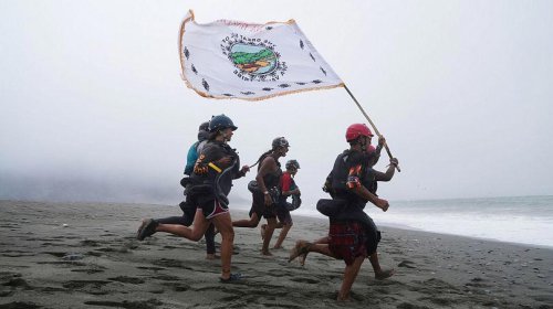 Native American teens take long-awaited kayak trip to celebrate return of salmon to dam-freed river