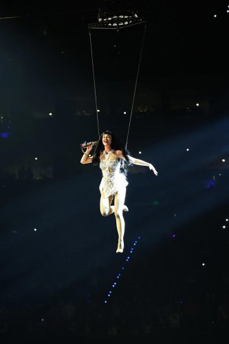 Videos show Katy Perry's mid-air prop malfunction at San Francisco concert