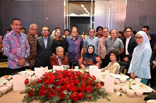 IJN honours life-saving donors, celebrates Tun Mahathir&rsquo;s 100th birthday