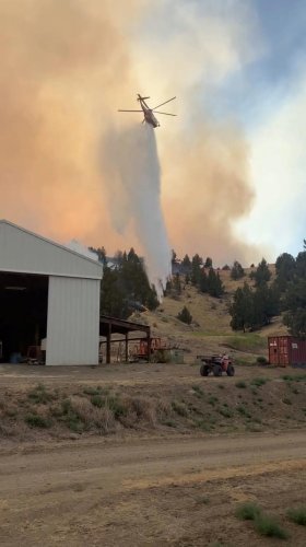 Cram Fire in Oregon, the nation's largest blaze in 2025, nears megafire status