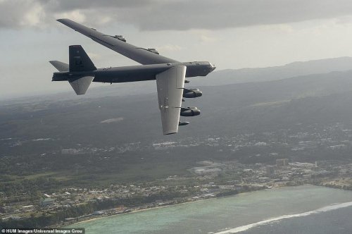 Delta flight narrowly avoids collision with speeding B-52 bomber