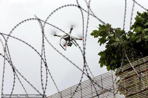 Drones could carry escaping prisoners over jail walls, watchdog chief inspector warns